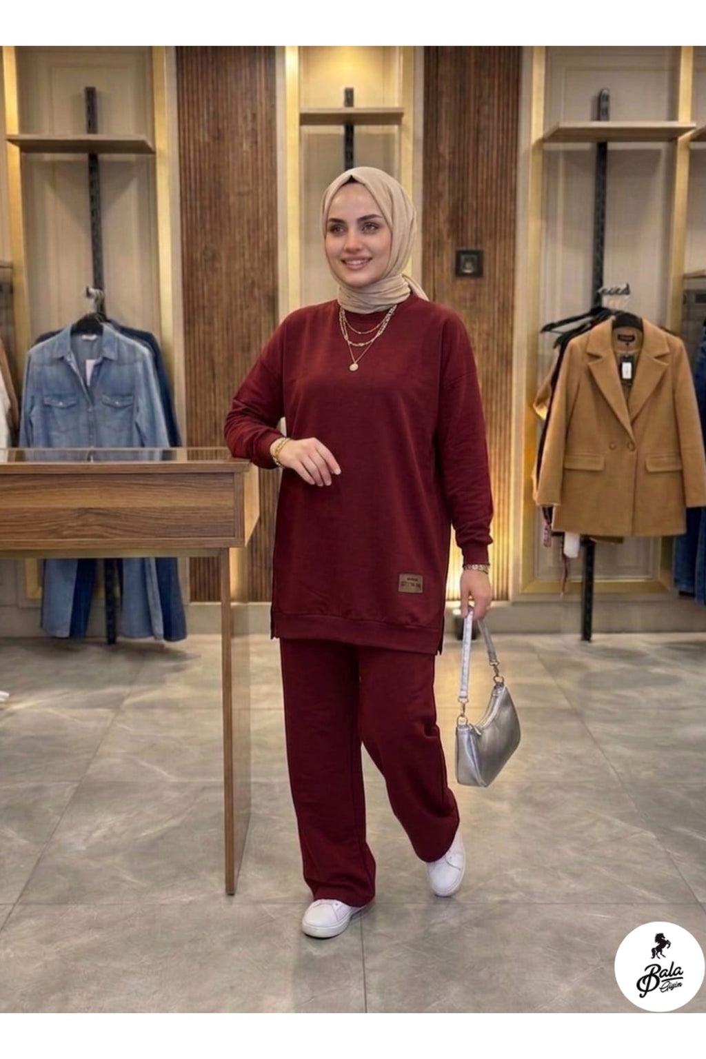 Bisiklet Yaka Armalı Yırtmaçlı Alt-Üst Takım